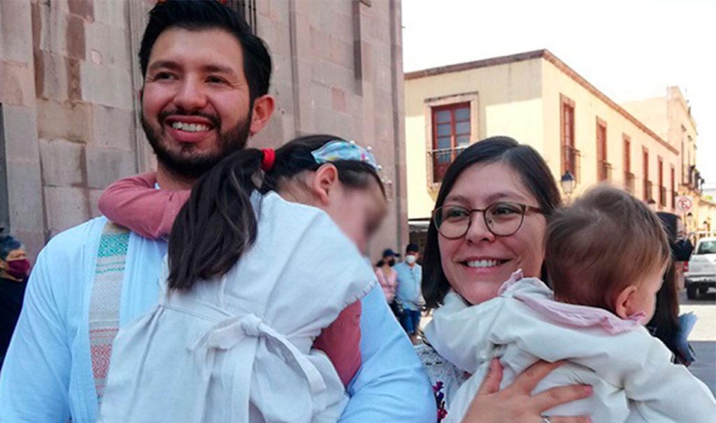 Registraron a la primera bebé con los apellidos maternos de sus papás en México