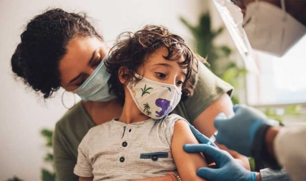 Cofepris aprobó vacuna de Pfizer contra Covid-19 para niños de 5 a 11 años en México pero no se hizo público