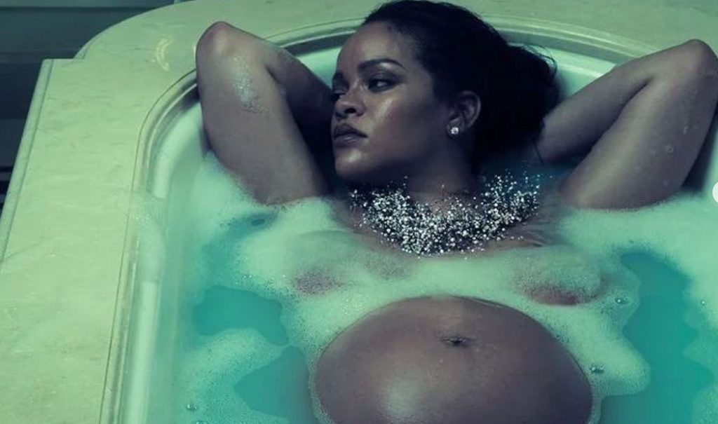 Rihanna utilizó este remedio para evitar las estrías en el embarazo