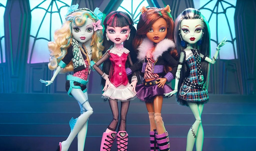 La locura: Se pelean por conseguir una muñeca Monster High