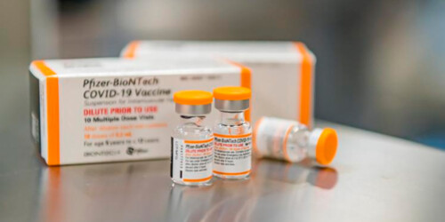 En qué te debes fijar cuando vacunen con Pfizer-BioNTech a tu hijo