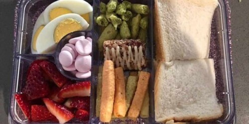 Mamá es criticada por mandar huevo cocido en el lunch de su hija
