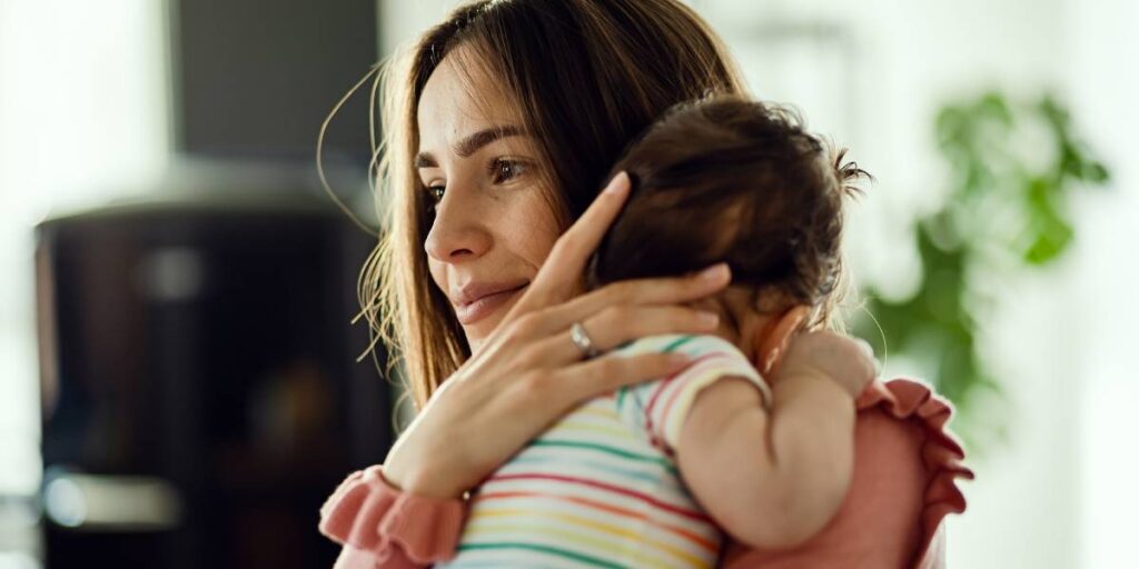 ¿Por qué el abrazo de mamá es la mejor terapia para todos?