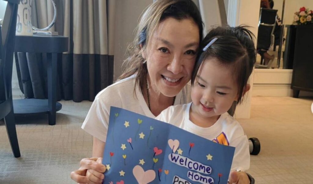 Michelle yeoh da discurso para empoderar a niños y adultos