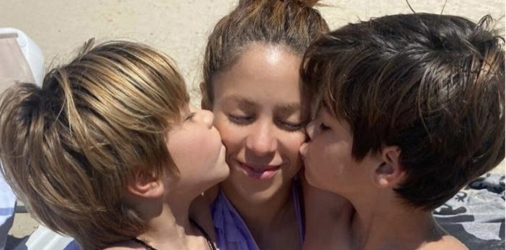 shakira con sus hijos