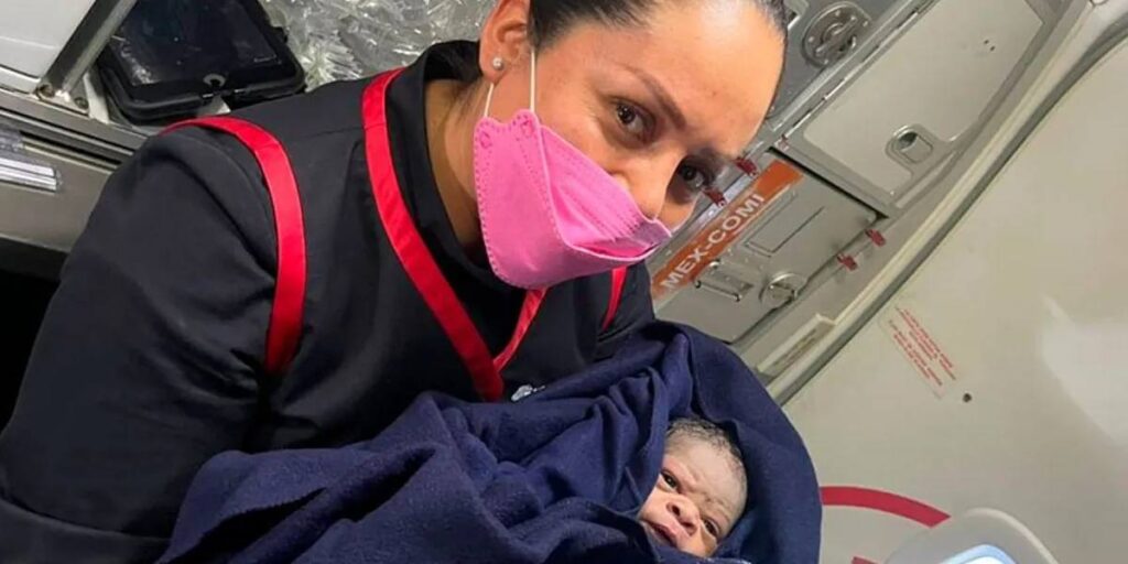 Bebé nace en vuelo de Ciudad de México
