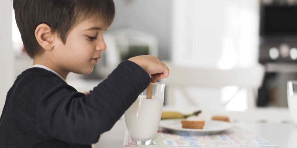 ¿Leche vegetal en la infancia? Esto dice un experto