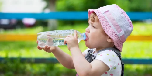 Cómo prevenir enfermedades por la ola de calor en los niños