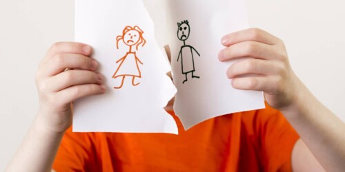 ¿Cómo decirle a tu hijo que su papá tiene otra familia?