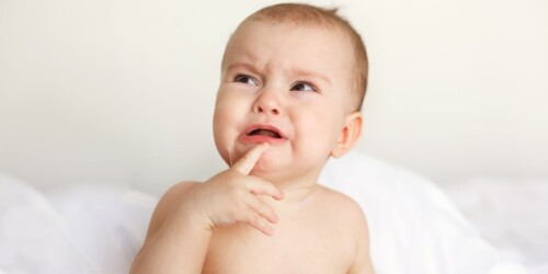Los primeros dientes del bebé: síntomas y cuidados