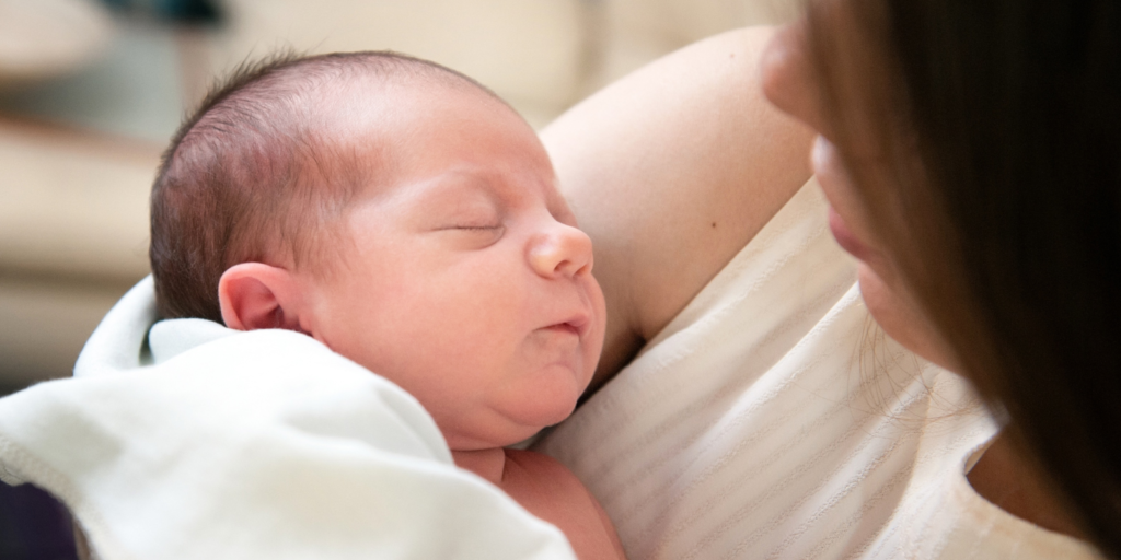 El primer bebé del mundo nace con ayuda de IA