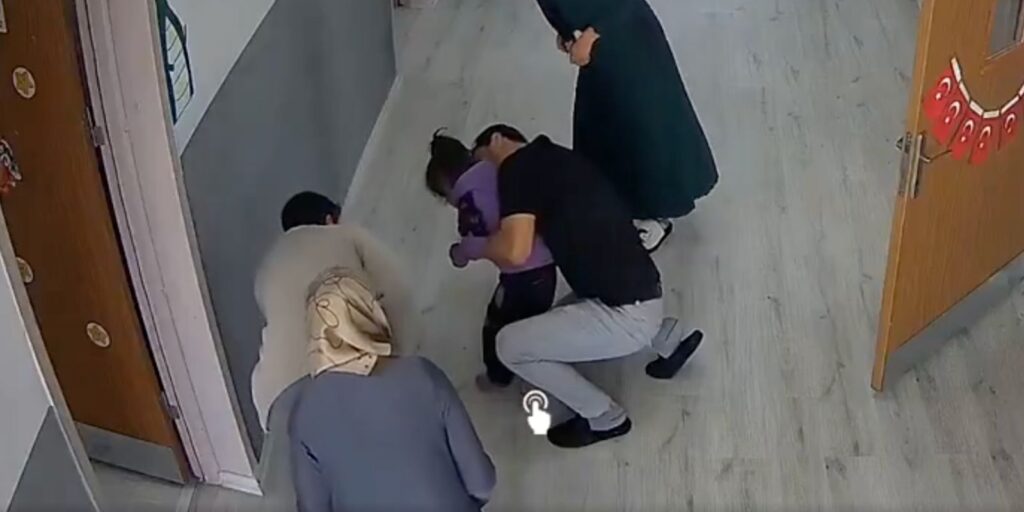 Video viral: Director escolar salva a niña de 5 años con la maniobra de Heimlich