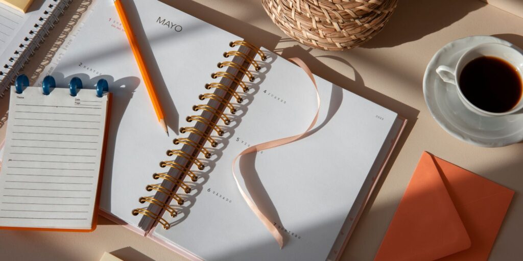Cómo organizar la agenda siendo mamá godínez, ¡haz que te rinda el día!
