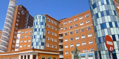 Pediatra atiende ‘fuera de horario laboral’ a niña que estaba muriendo y es castigado