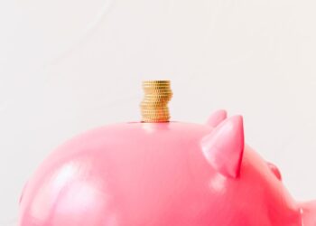 ¿Tu sueldo le pesa? Lo que pasa cuando una mujer gana más que su pareja