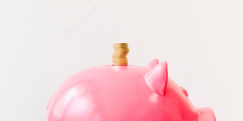 ¿Tu sueldo le pesa? Lo que pasa cuando una mujer gana más que su pareja